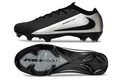Crampons Mercurial Vapor XV Elite pour football, conçus pour améliorer la traction sur le terrain par Le 12 -ème Maillot