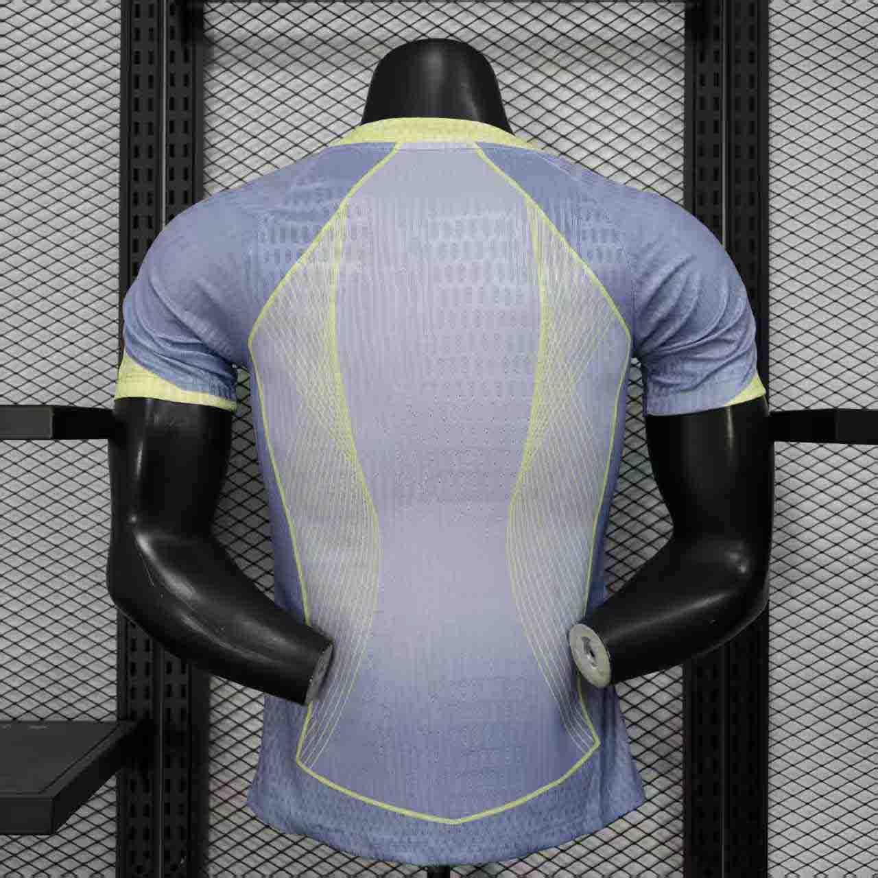 Maillot FC Barcelone 2025/26 de Le 12-ème Maillot, équipement de football avec logo et couleurs officielles.