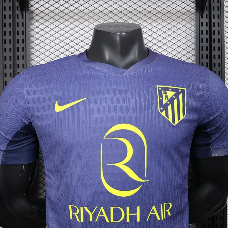 Maillot extérieur Atletico Madrid 2025-26 Le 12-ème Maillot, devant avec logo et design officiel de l'équipe.