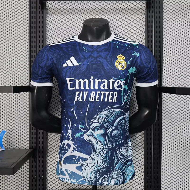 Maillot concept Real Madrid 2025-26, maillot de football blanc avec logo et détails modernes, par Le 12 -ème Maillot