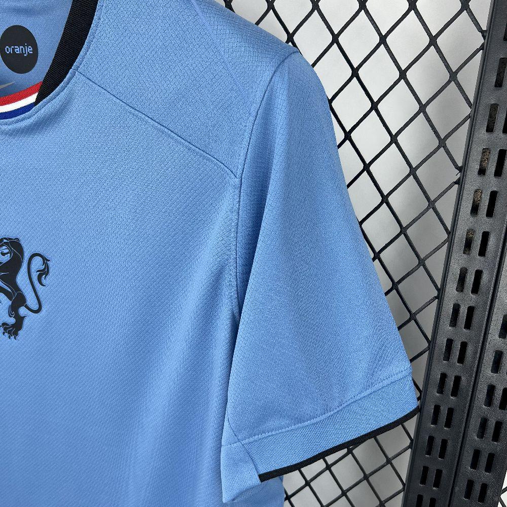 Maillot extérieur des Pays-Bas 2025-26, marque Le 12-ème Maillot, équipe nationale néerlandaise, logo et détails du maillot visibles