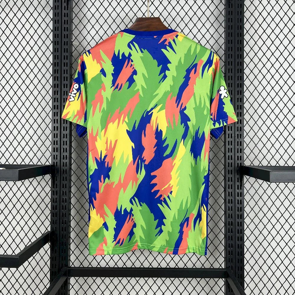 Maillot d'entraînement Brésil 2025-26 de la marque Le 12, vue de face avec détails du design et couleurs officielles.