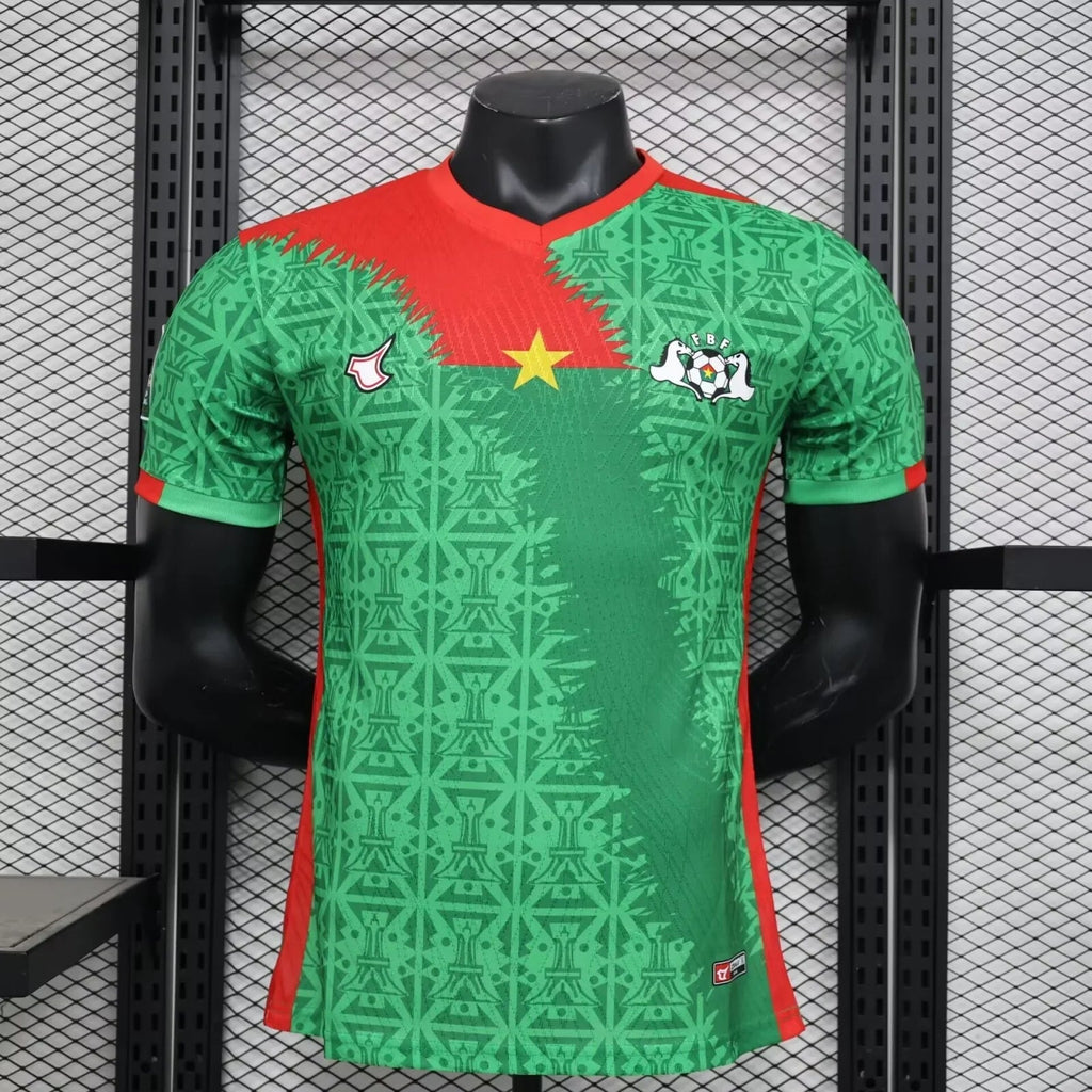Maillot Burkina 2023-24 de Le 12 -ème Maillot, vue de face avec logo et détails du maillot sportif.