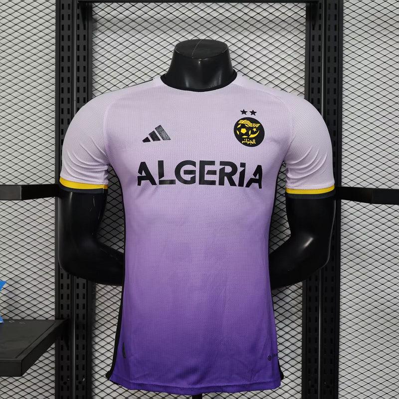 Maillot de football Algérie 2025-26, marque Le 12-ème Maillot, vue front avec logo et design vert et blanc.