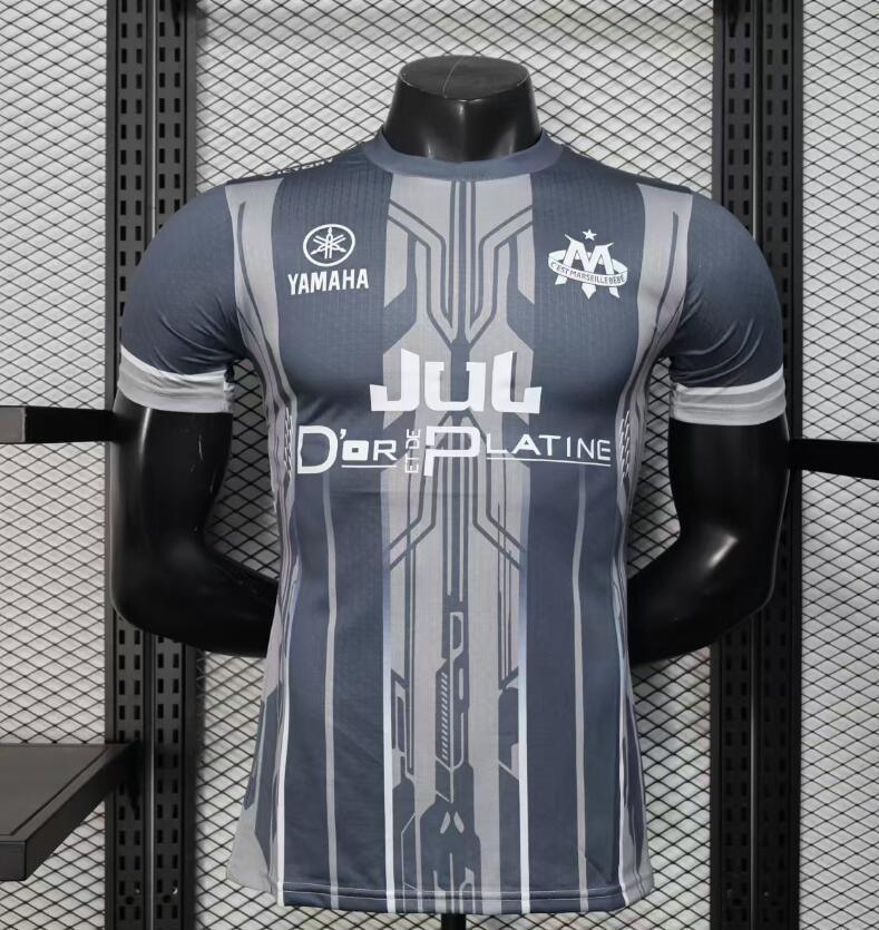 Maillot de football Marseille JUL Le 12 -ème, maillot coloré avec logo et détails de l'équipe sur le devant.