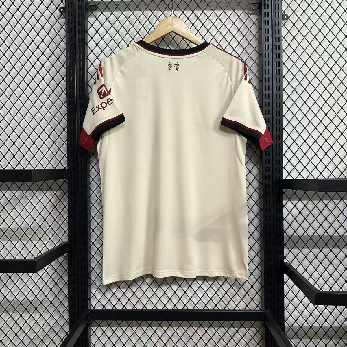 Maillot extérieur Liverpool 2025-26, marque Le 12 -ème Maillot, vue de face avec logo et détails du kit de football.