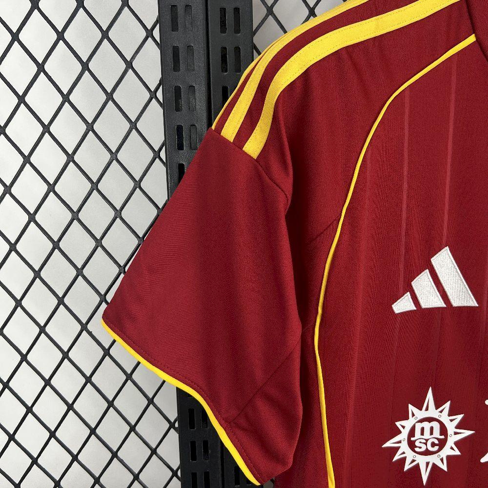 Maillot de football Servette 2025-26, maillot officiel de l'équipe, en bleu avec logo et détails du club.