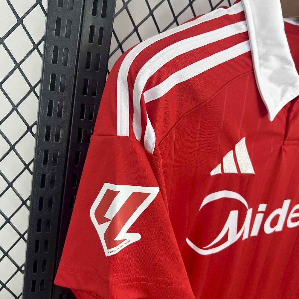 Maillot extérieur du Séville FC 2025-26 de la marque Le 12, vue de face avec logo et design moderne.