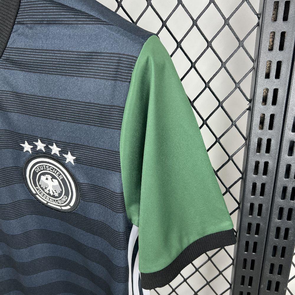 Maillot de football Allemagne 2025-26, marque Le 12 -ème Maillot, vue de face avec design moderne et logo officiel.