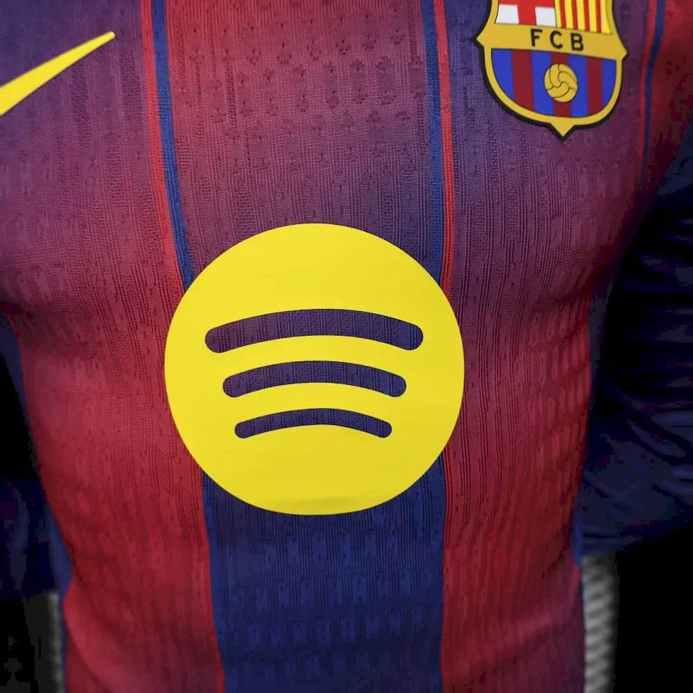Maillot à manches longues FC Barcelone 2025-26 Le 12, maillot de football avec logo et design officiel.