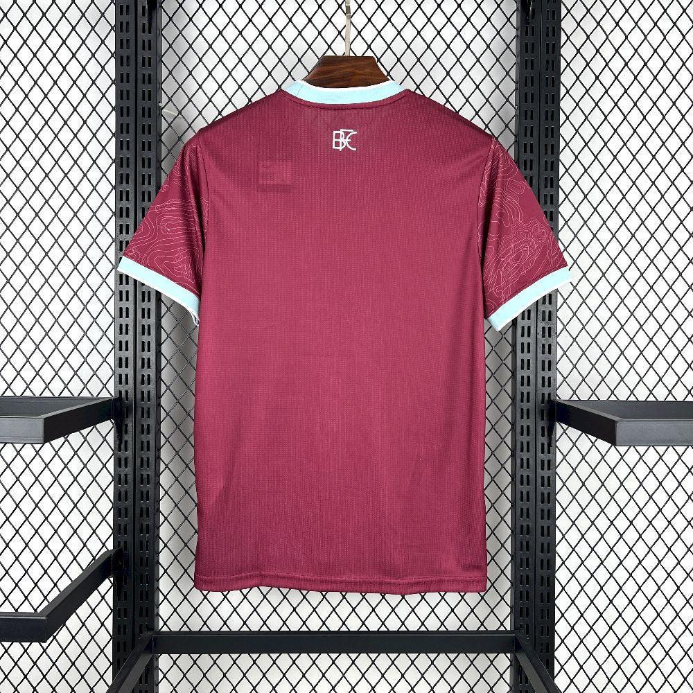 Maillot Burnley 2025-26 de la marque Le 12 -ème Maillot, vue front avec logo et design officiel de l'équipe.