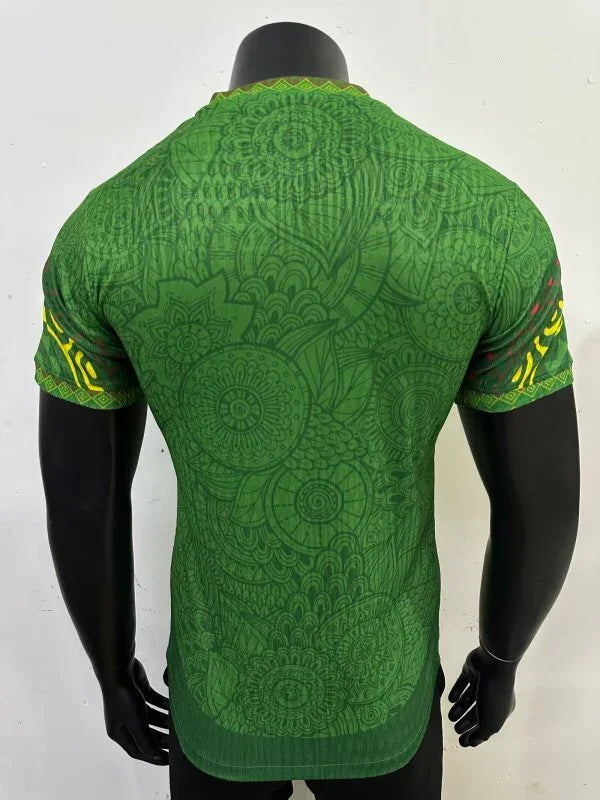 Maillot extérieur du Mali 2025-26 de la marque Le 12 -ème, détail du design avec logo et couleurs officielles.