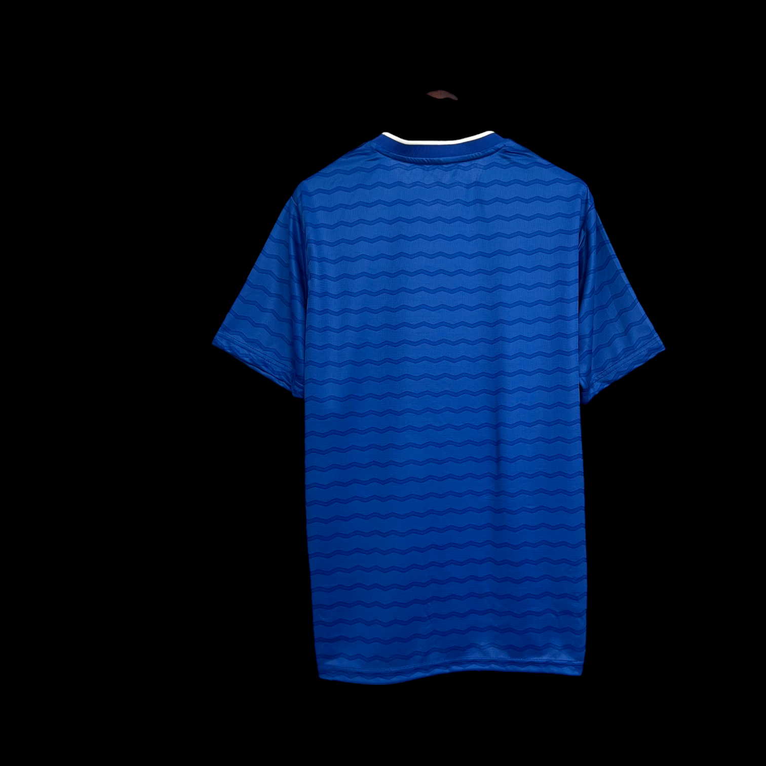 Maillot domicile Everton 25/26 de la marque Le 12 -ème Maillot, vue de face avec logo et détails du maillot.