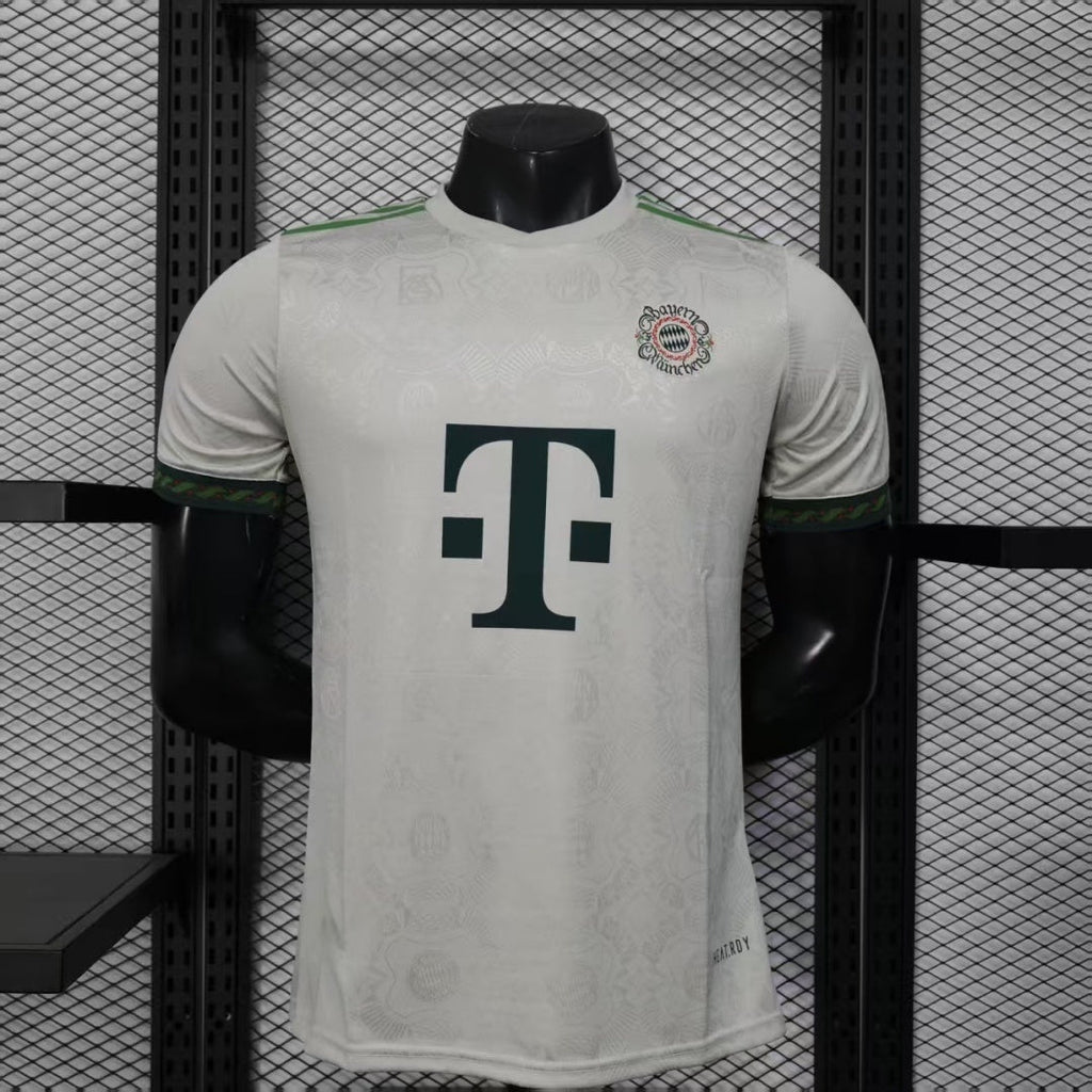 Maillot Bayern Munich troisième joueur 25/26, marque Le 12 -ème Maillot, vue de face avec logo et design distinctif.