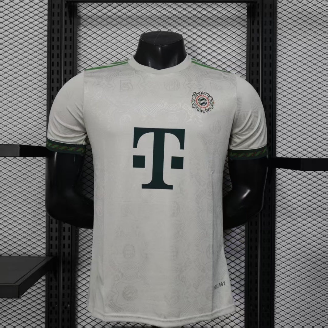 Maillot Bayern Munich troisième joueur 25/26, marque Le 12 -ème Maillot, vue de face avec logo et design distinctif.