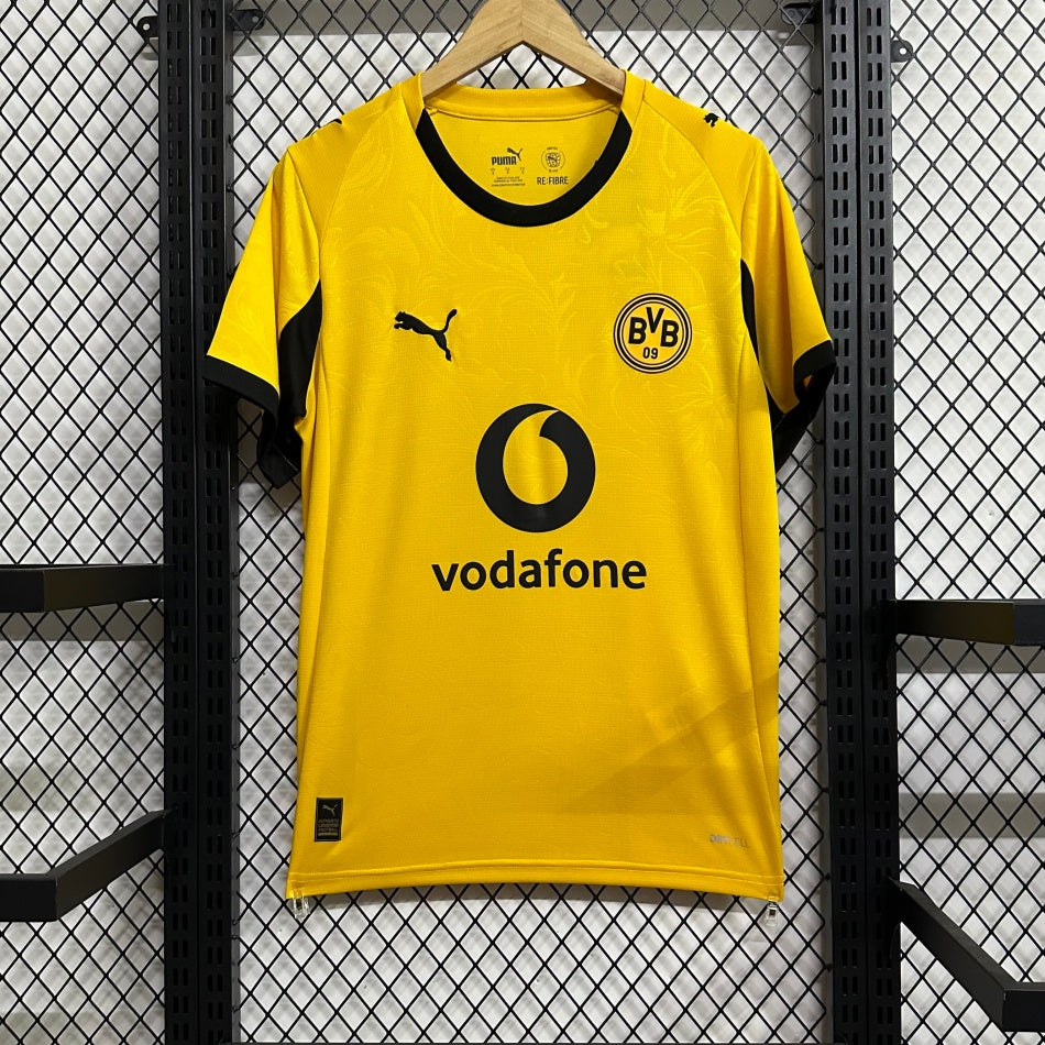 Maillot domicile Dortmund 24/25 Le 12 -ème Maillot, maillot de football jaune avec détails noirs et logo du club.