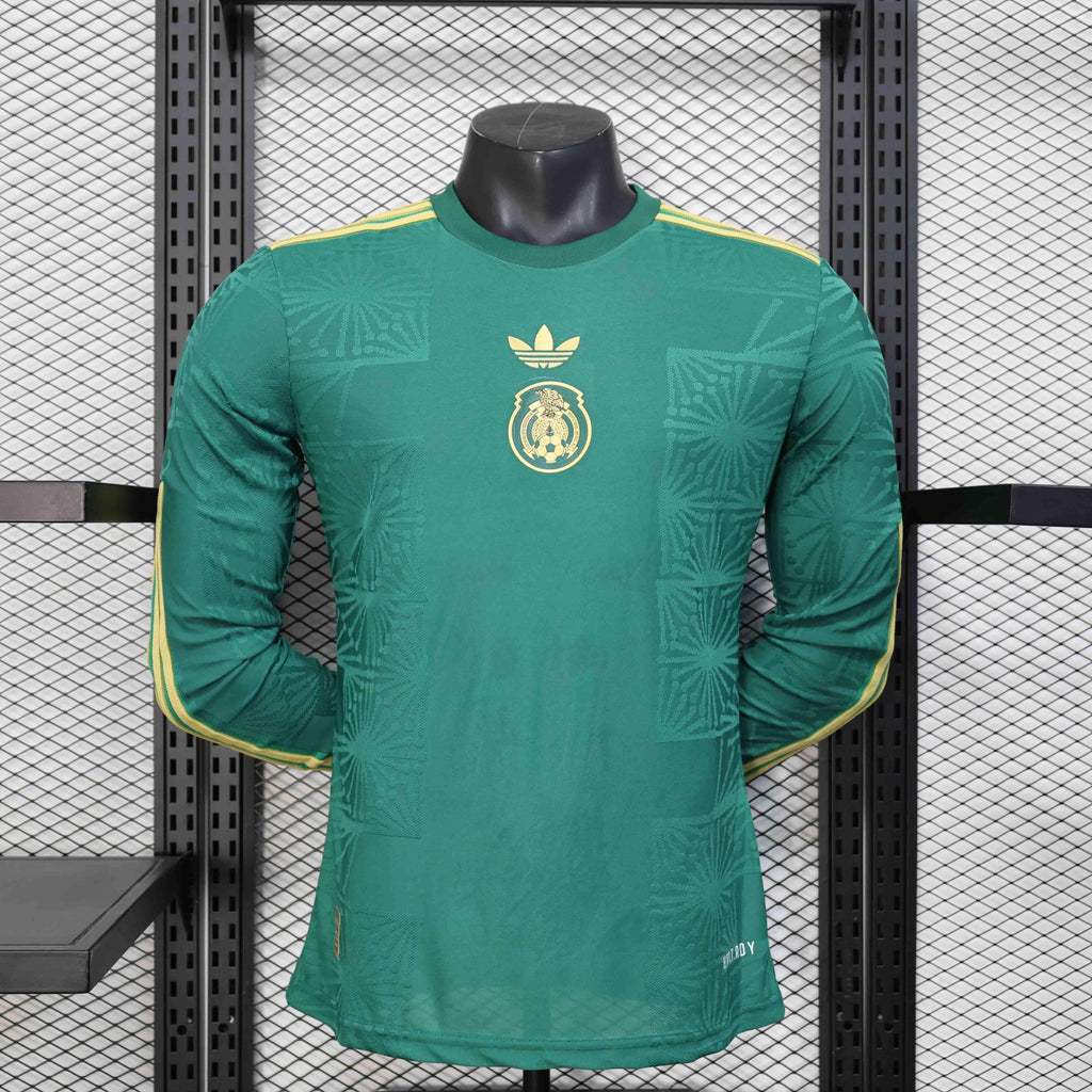 Maillot Mexique à manches longues 2025, modèle de la marque Le 12 -ème Maillot, avec design concept élégant.