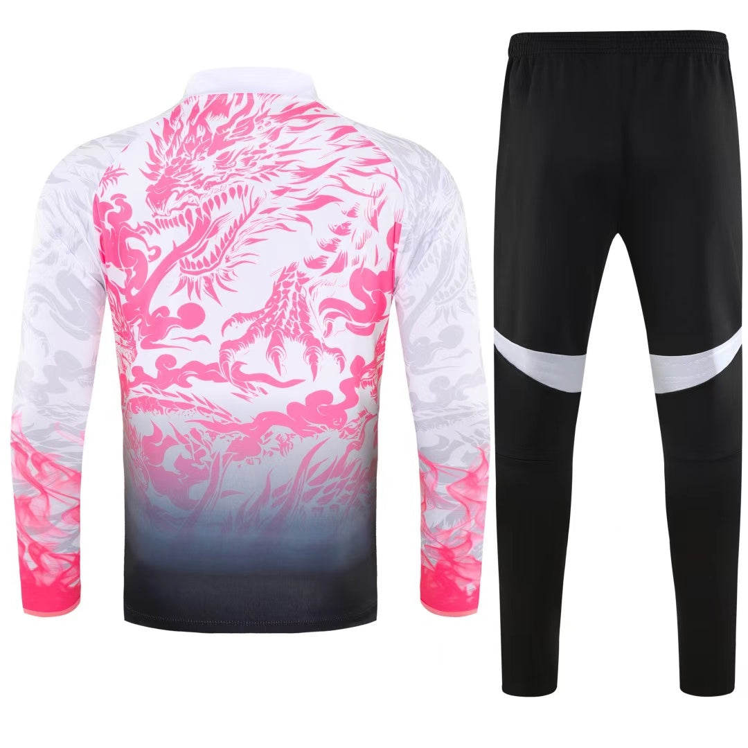 Ensemble Real Madrid 25/26 Le 12 -ème Maillot avec dragon rose, maillot de football pour fans du Real Madrid.