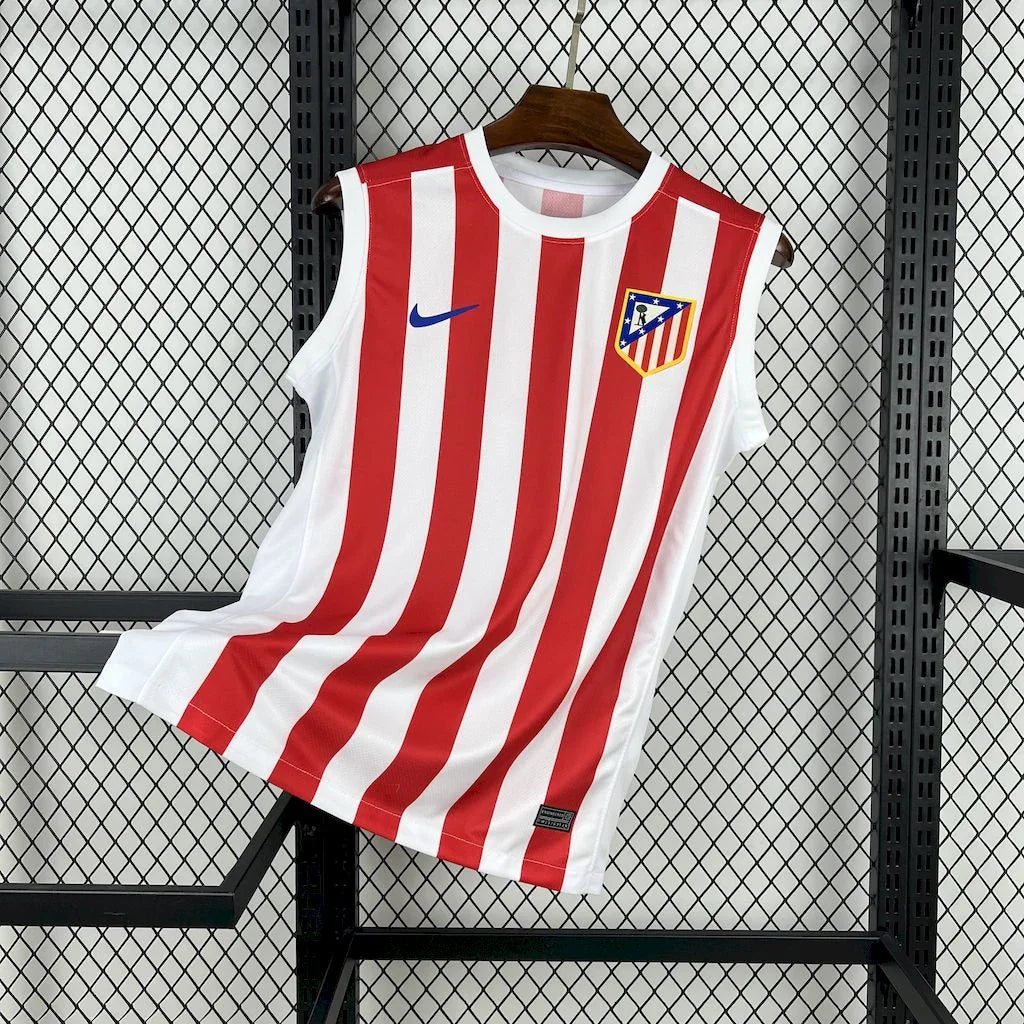 Maillot sans manches de l'Atlético Madrid 2025-26, marque Le 12 -ème Maillot, vue du devant avec logo et détails du tissu.