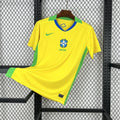 Maillot domicile de football Brésil 2025-2026, marque Le 12 -ème Maillot, vue de face avec logo et design officiel.