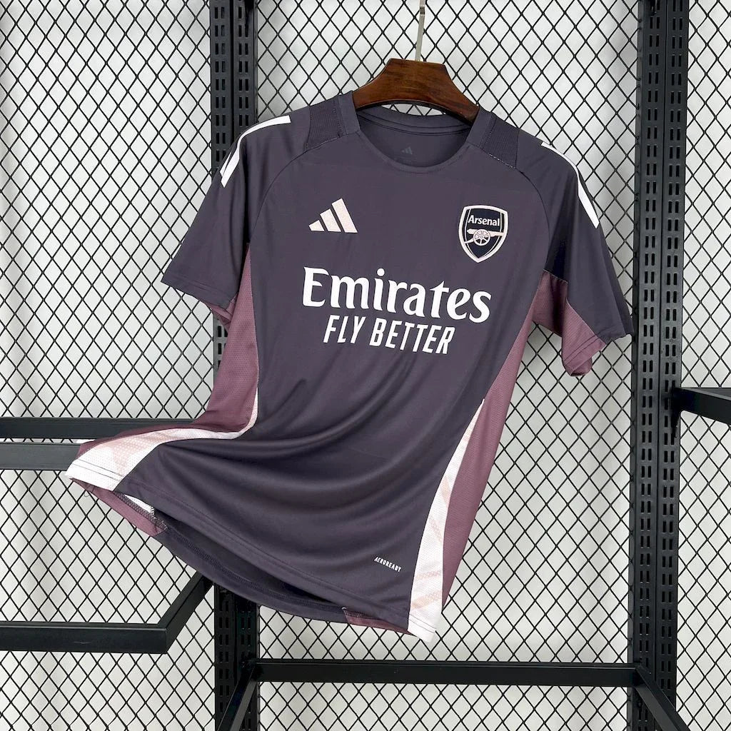 Maillot d'entraînement Arsenal 2024-25 de la marque Le 12-ème, vue de face avec logo et détails du maillot.