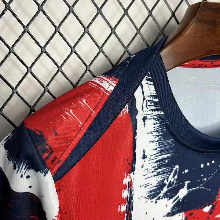 Maillot d'entraînement Paris Saint Germain PSG 2024-2025, marque Le 12-ème Maillot, vue de face avec logo et détails du maillot.