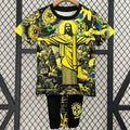Ensemble enfant Brésil jaune Le 12 -ème Maillot, costume de sport coloré avec logo et motifs sportifs.