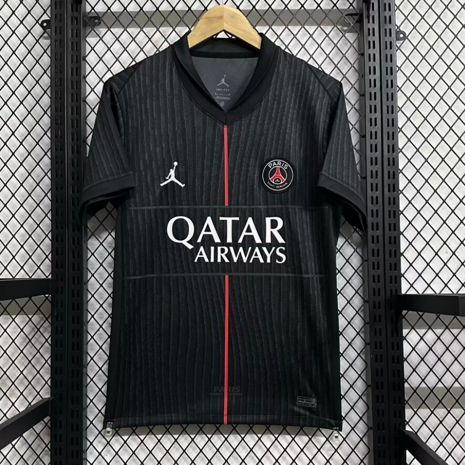 Maillot PSG quatrième 25/26 Le 12-ème Maillot, maillot de football avec logo PSG et design moderne, vue de face.