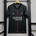 Maillot PSG quatrième 25/26 Le 12-ème Maillot, maillot de football avec logo PSG et design moderne, vue de face.