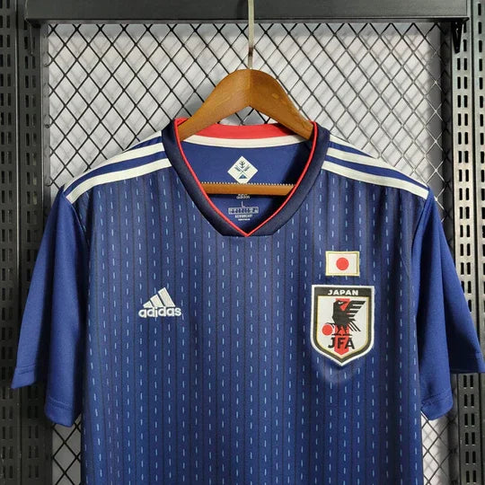 Maillot de football rétro Japon 2018, marque Le 12-ème Maillot, vue front avec logo et design vintage.