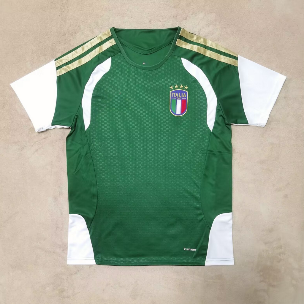 Maillot de football Italie Spécial vert 25/26 Le 12 -ème Maillot, maillot de sport avec logo et design vert vif.