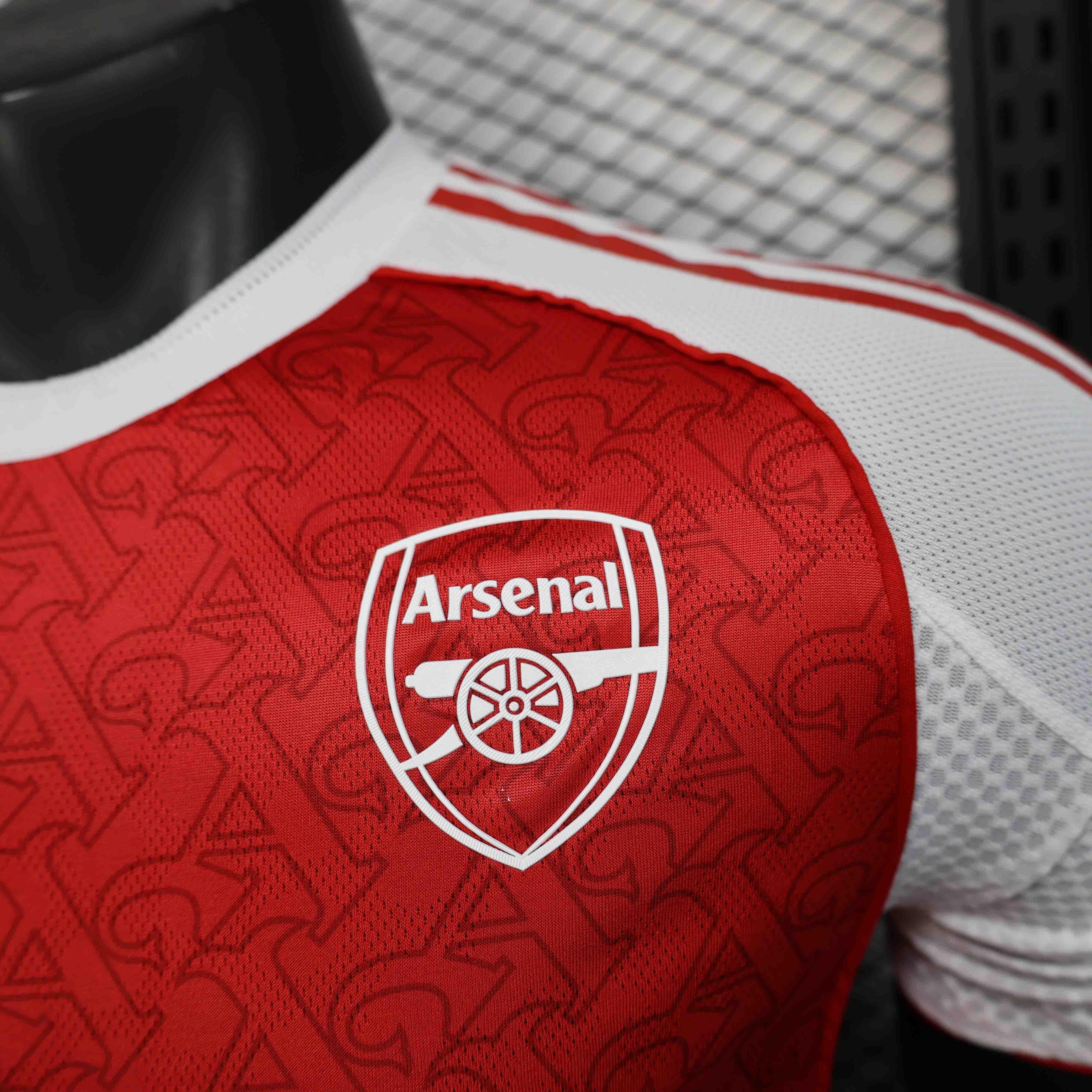 Maillot Arsenal 2025/26 Le 12 -ème Maillot, maillot de football bleu avec logo et détails officiels, vue frontale.
