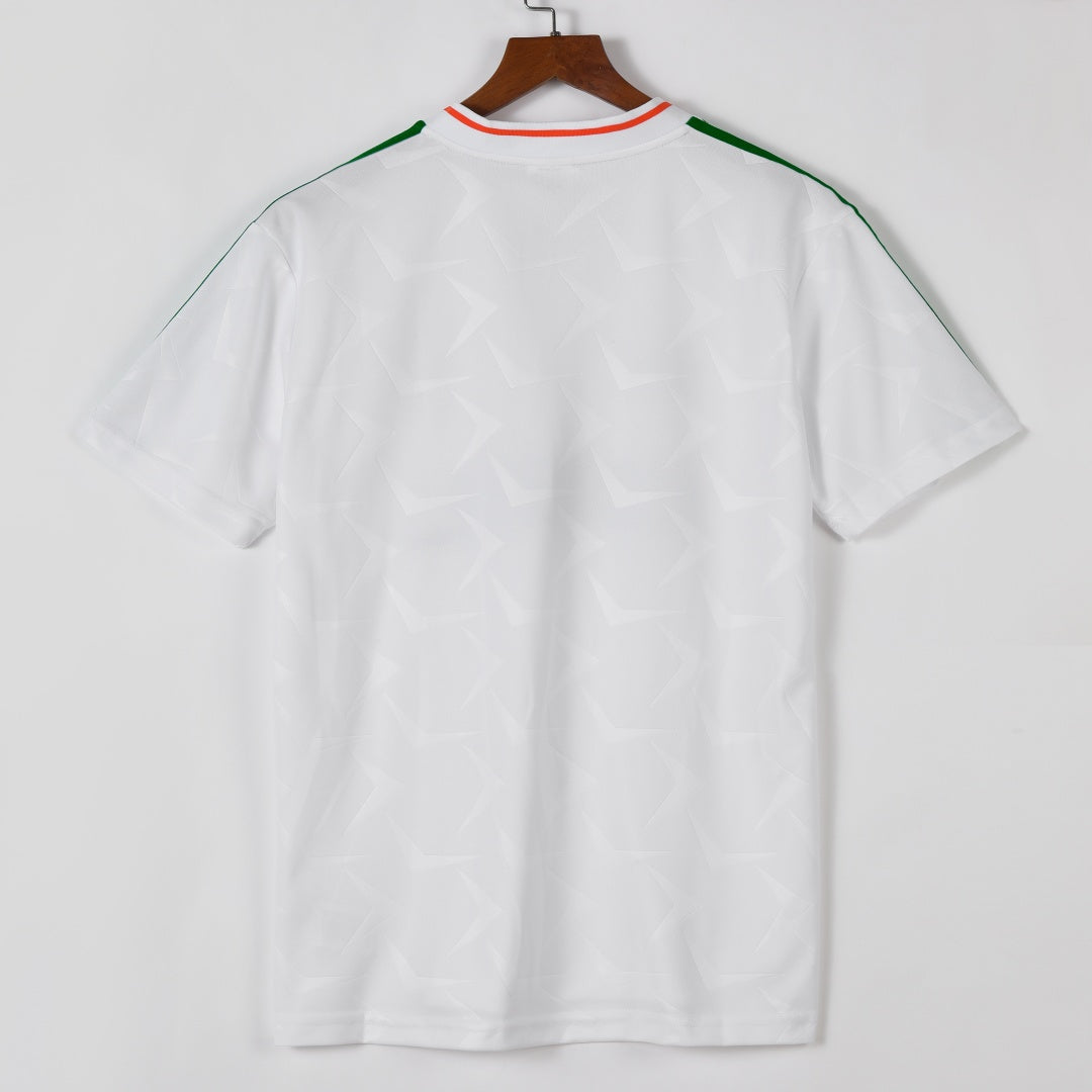 Maillot extérieur rétro de l'Irlande 1990-1992, maillot de football Le 12 -ème Maillot, devant avec logo et design vintage