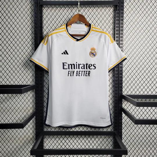 Maillot domicile Real Madrid saison 2023-2024 Le 12 -ème Maillot, maillot de football blanc avec logo du club et détails modernes