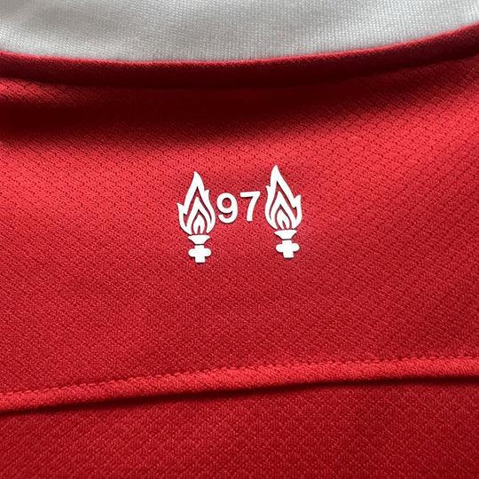Maillot domicile Liverpool 2023 2024 de Le 12 -ème Maillot, maillot de football avec logo et couleurs officielles.