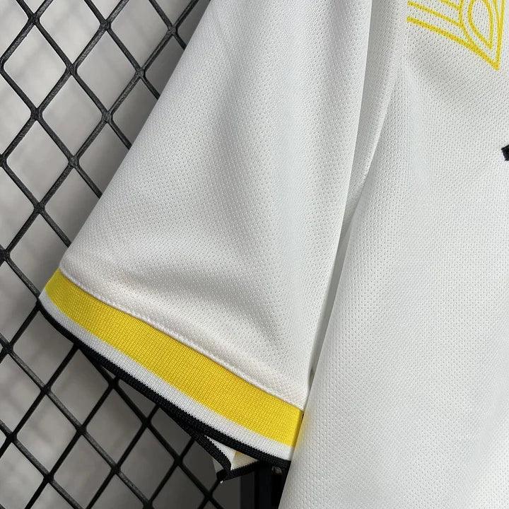 Maillot de football Real Madrid 2024-2025, marque Le 12 -ème Maillot, avec logo et design officiel.