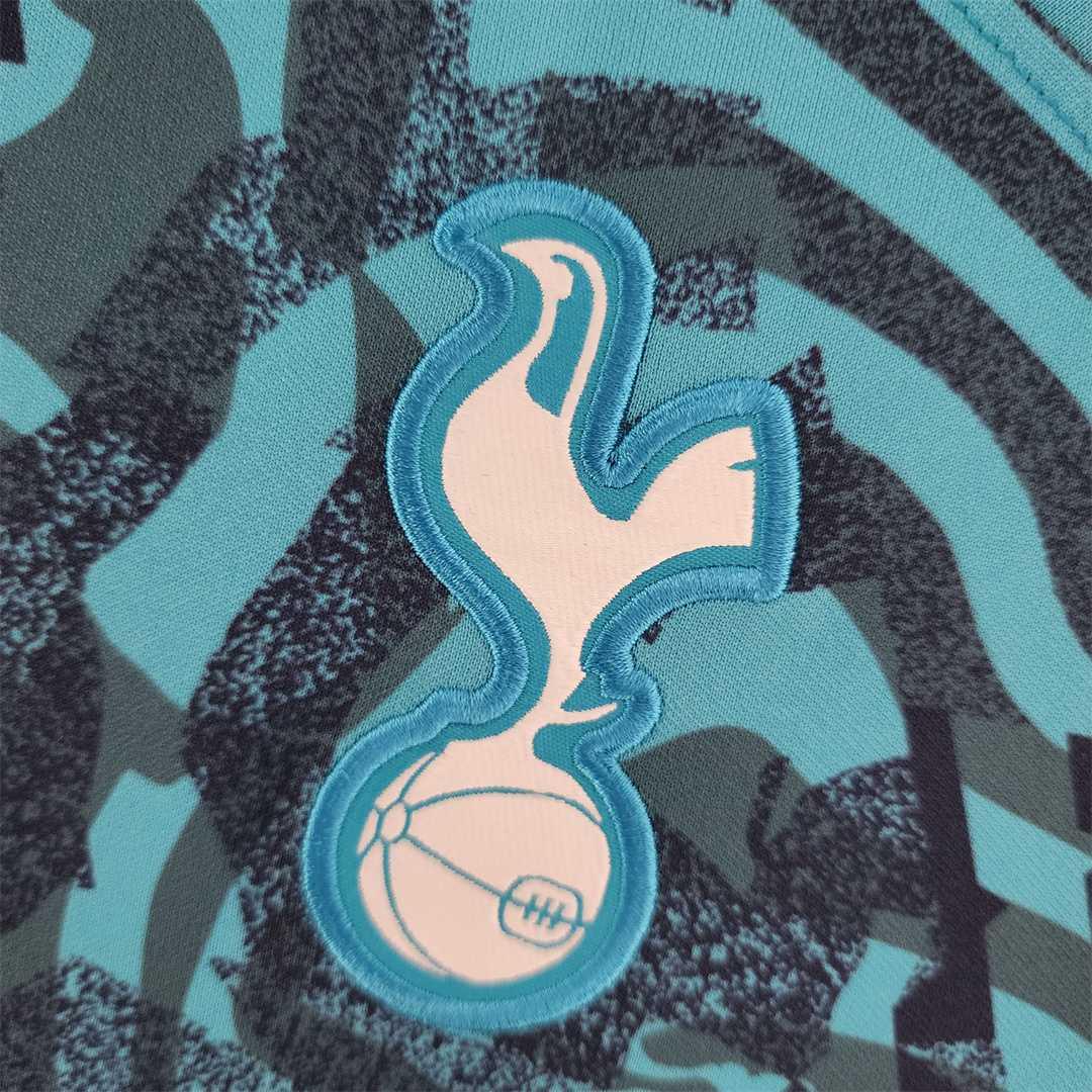 Maillot extérieur Tottenham 2022-23 de la marque Le 12 -ème Maillot, vue du design avec logo et détails.