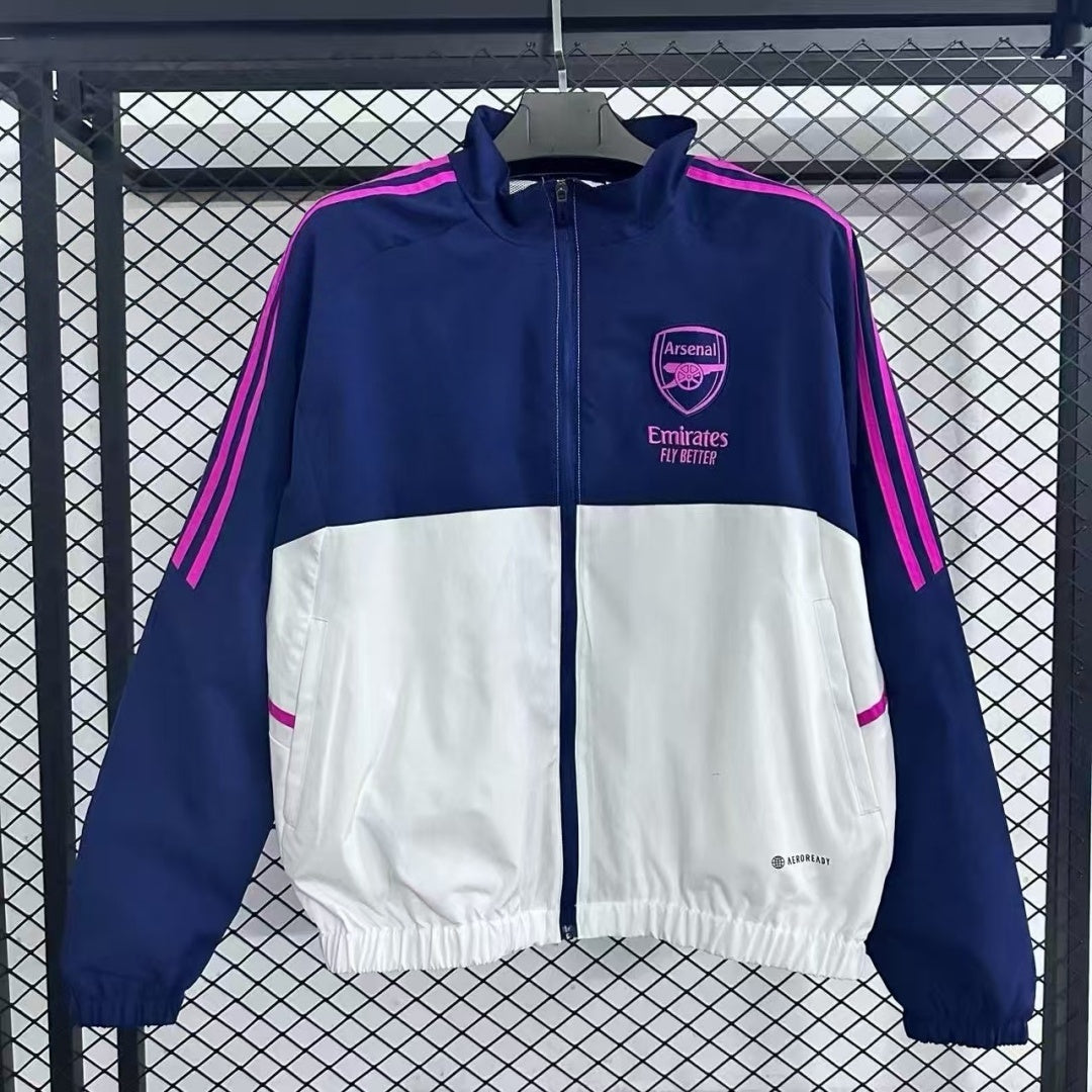 Veste coupe-vent réversible Arsenal Le 12 -ème Maillot, tissu léger avec logo de l'équipe, portée en mode double face.