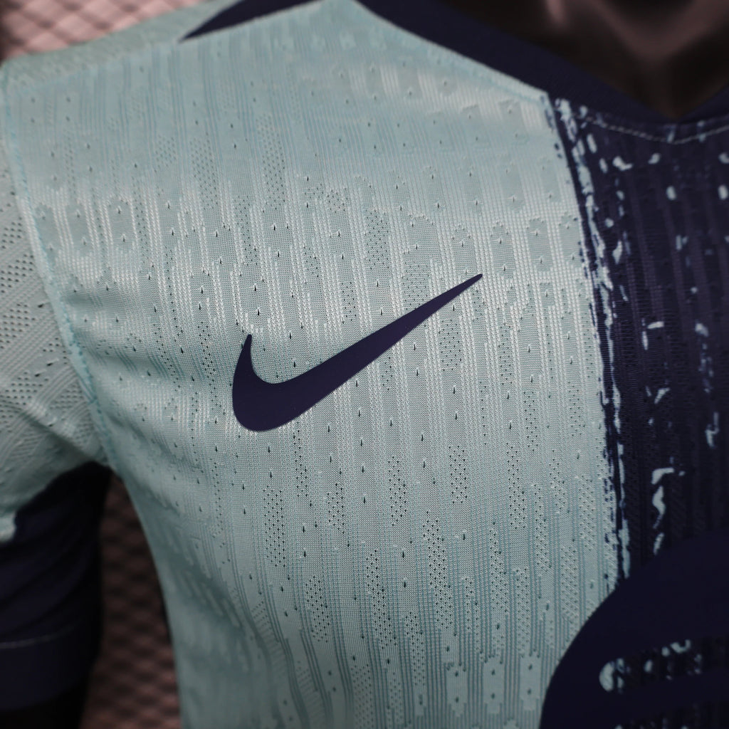 Maillot FC Barcelone Concept 2025 de Le 12 -ème Maillot, vue de face avec logo et design moderne.