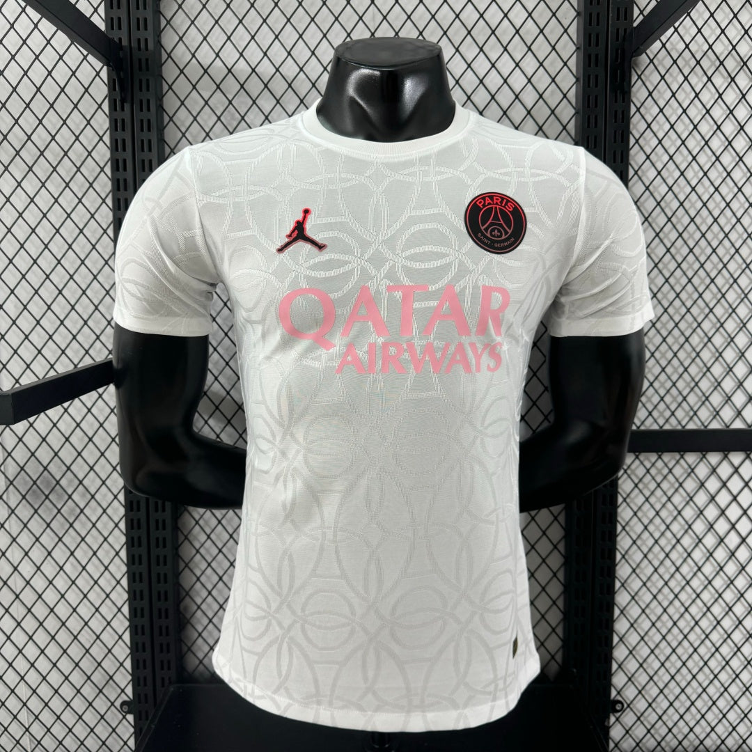 Maillot PSG 25/26 blanc pour joueur, modèle Spécial B, marque Le 12-ème Maillot, vue de face avec logos et détails du maillot
