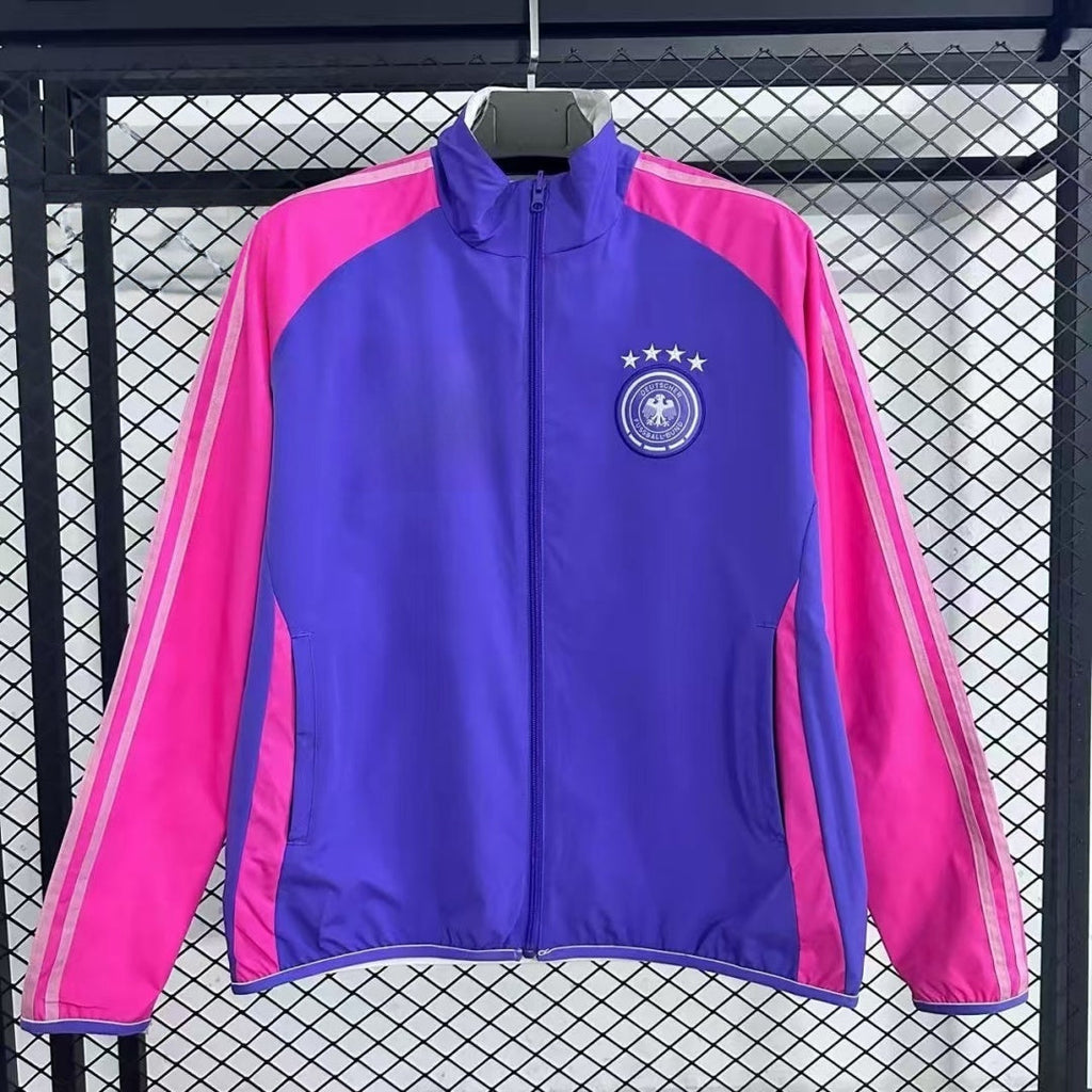 Veste coupe-vent réversible Le 12 -ème Maillot Allemagne, tissu léger, design coloré, vue frontale sur mannequin.