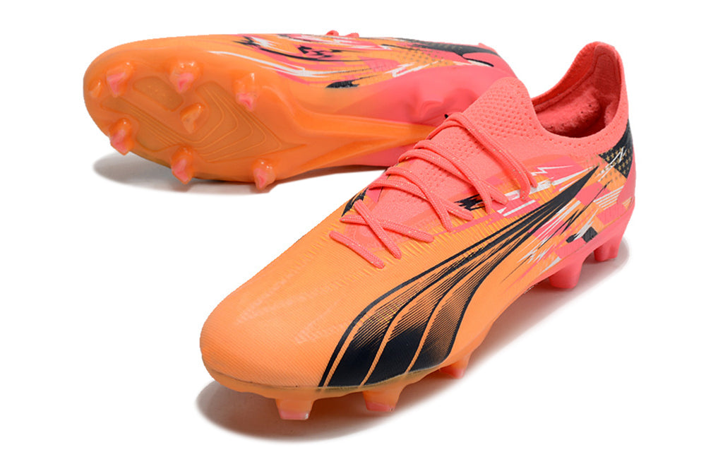 Crampons Ultra Ultimate FG de Le 12 -ème Maillot, vue des pointes et du chausson pour sports de montagne.