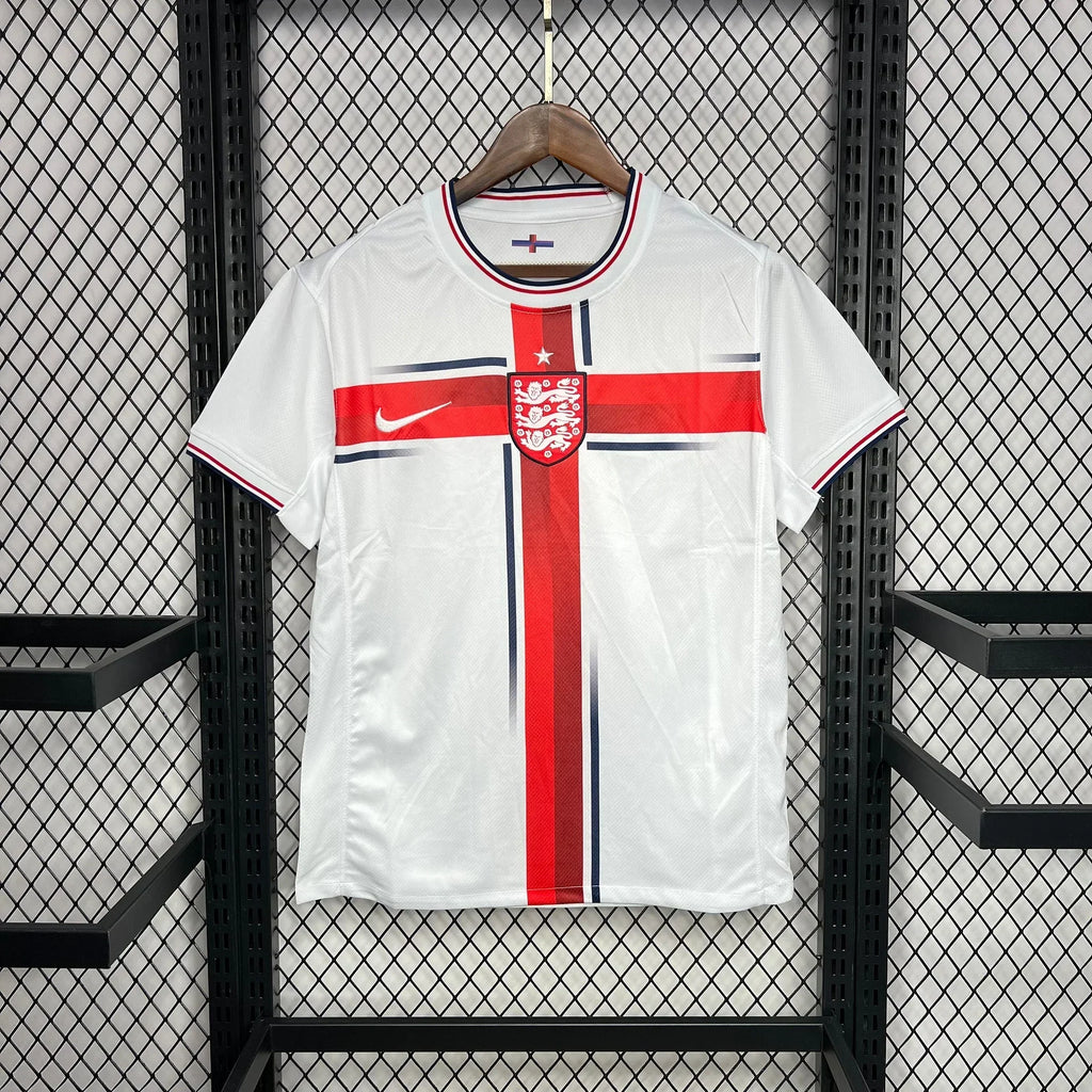 Maillot de football Angleterre 2024-2025 Le 12-ème Maillot, vue de face avec logo et détails du maillot.