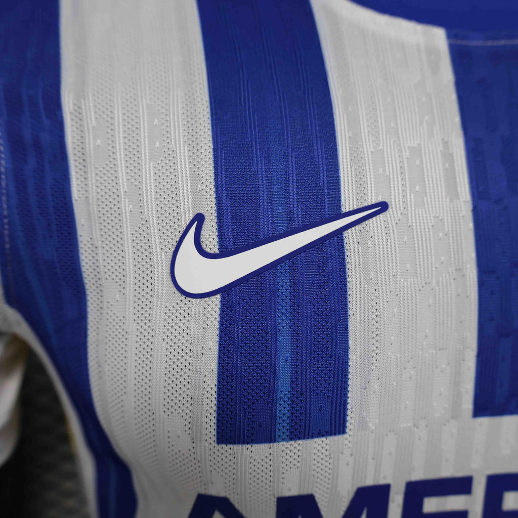 Maillot de football Brighton 2024-25 par Le 12 -ème Maillot, vue frontale avec logo et design de l'équipe.