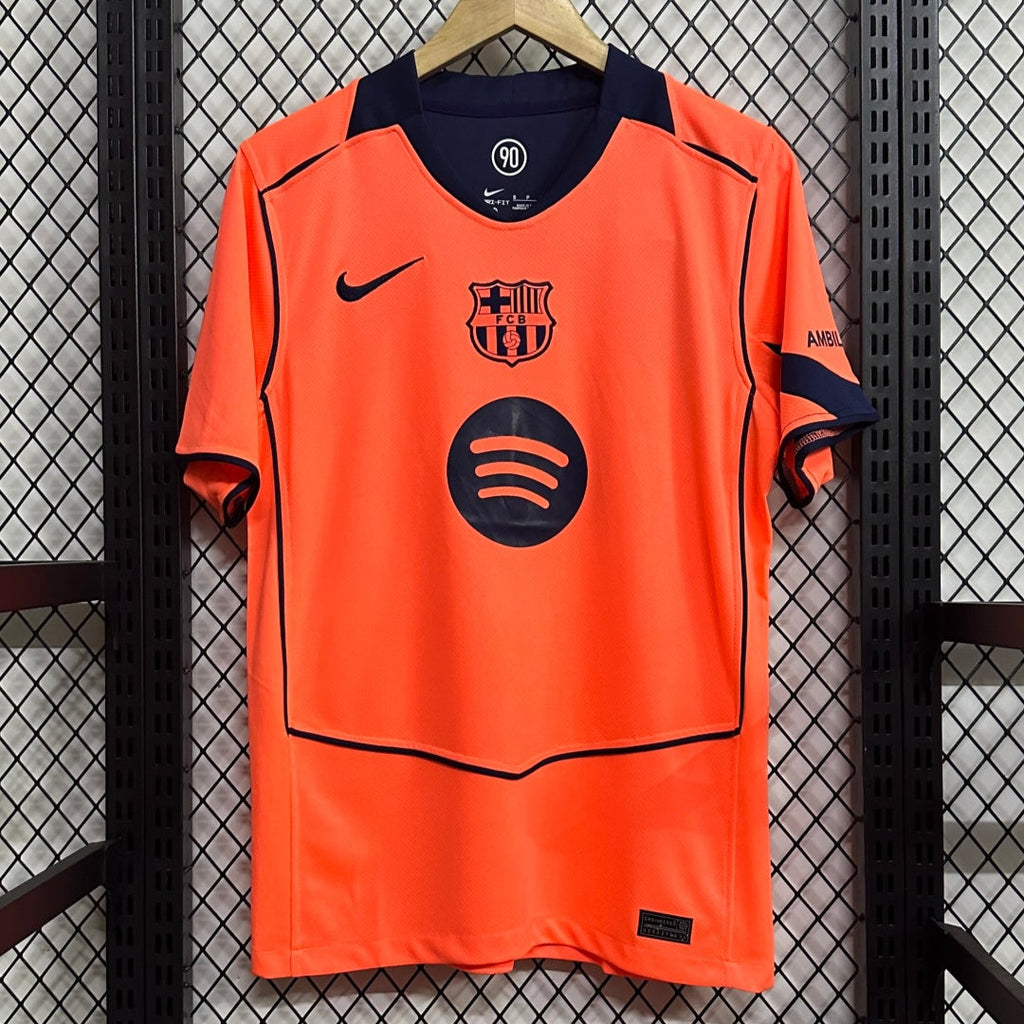 Maillot de football Barcelone Third 25/26 Le 12 -ème Maillot, maillot officiel avec logo et motifs colorés.