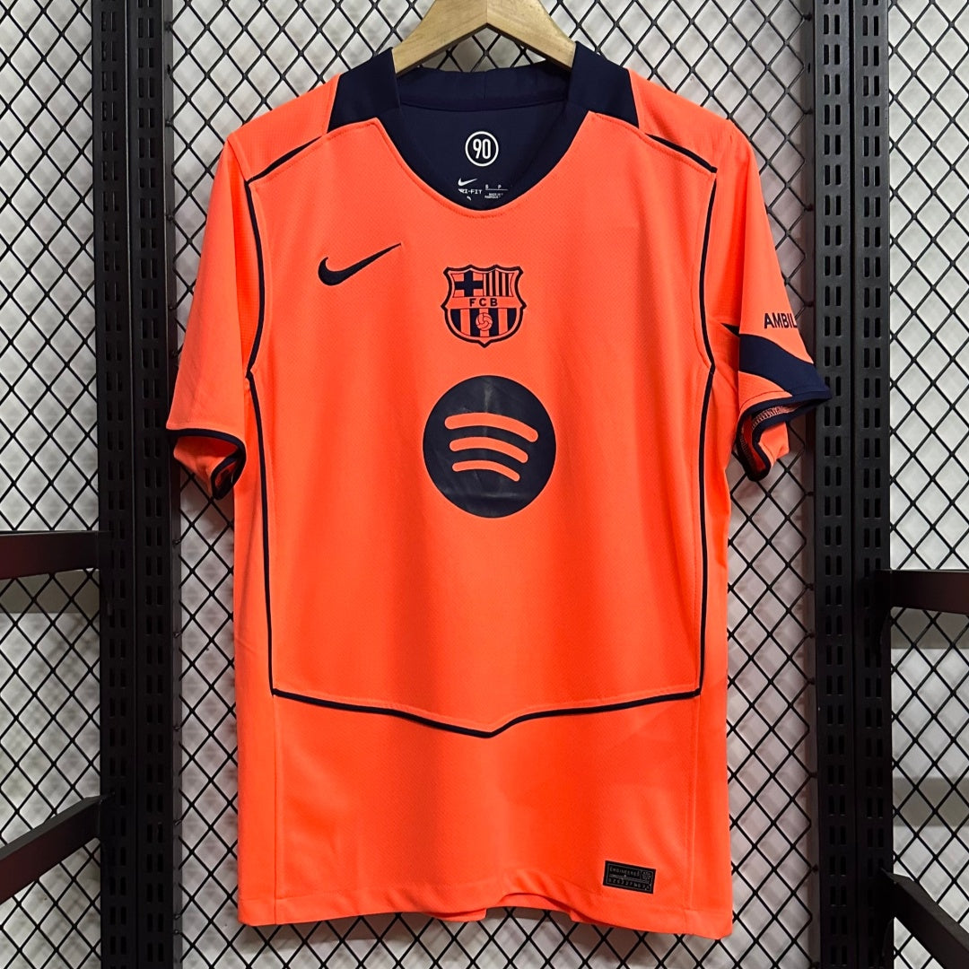 Maillot de football Barcelone Third 25/26 Le 12 -ème Maillot, maillot officiel avec logo et motifs colorés.