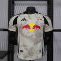Maillot extérieur Leipzig 2025-26 Le 12 -ème Maillot, maillot de football aux couleurs de l'équipe, vue de face.