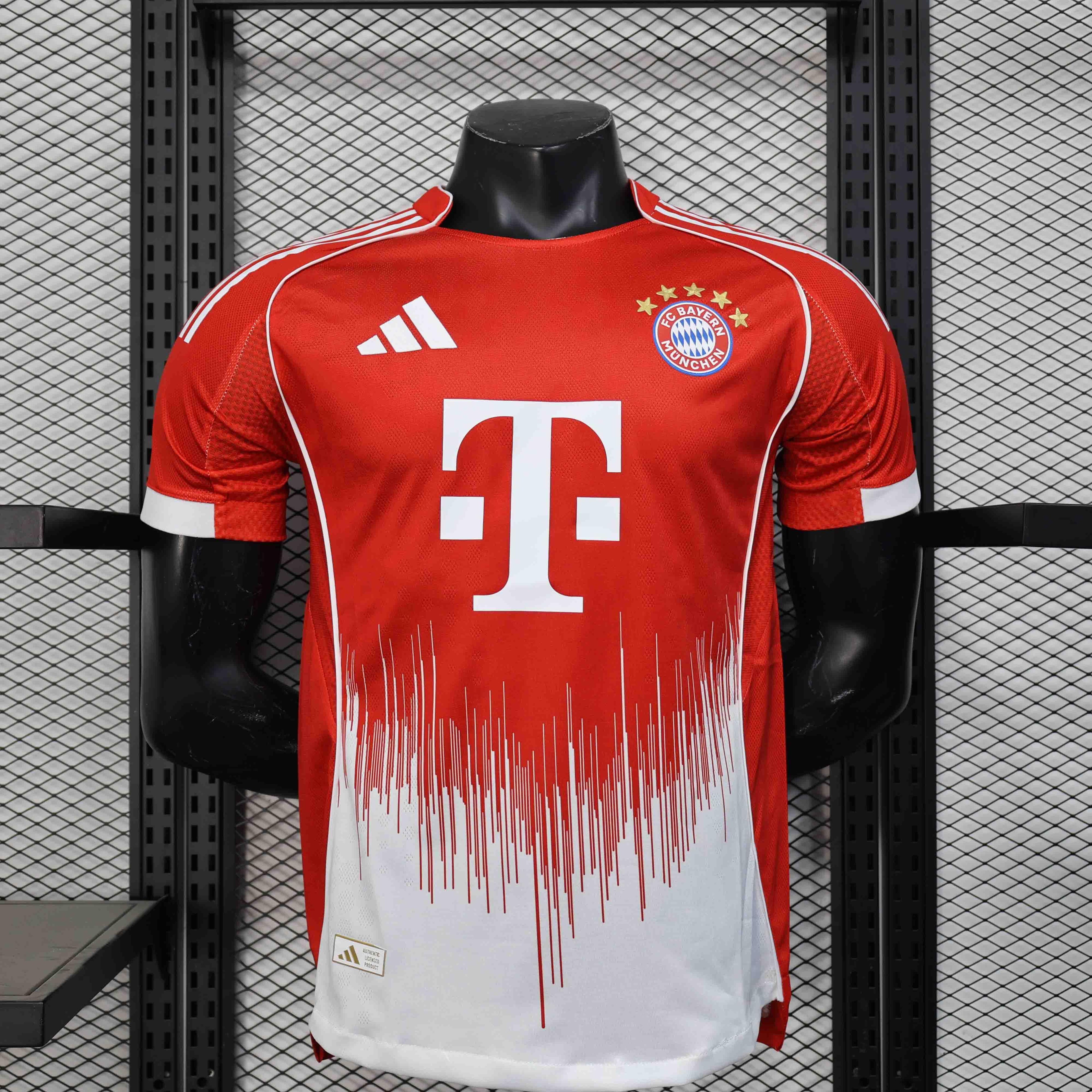 Maillot Bayern Munich 2025-26 de la marque Le 12 -ème Maillot, vue de face avec logo et détails du maillot de football.