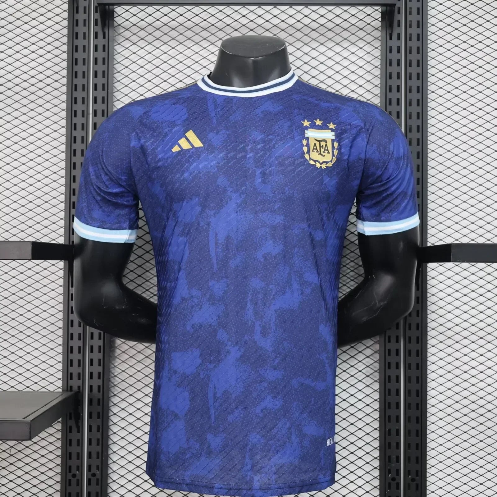 Maillot de football Argentine Le 12-ème Maillot 2024-2025, maillot de sport avec logo et design officiel visible sur l'image.