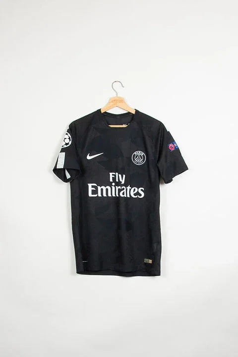 Maillot Paris Saint-Germain 2017 Le 12-ème Maillot, maillot de football avec logo et couleurs officielles du PSG.